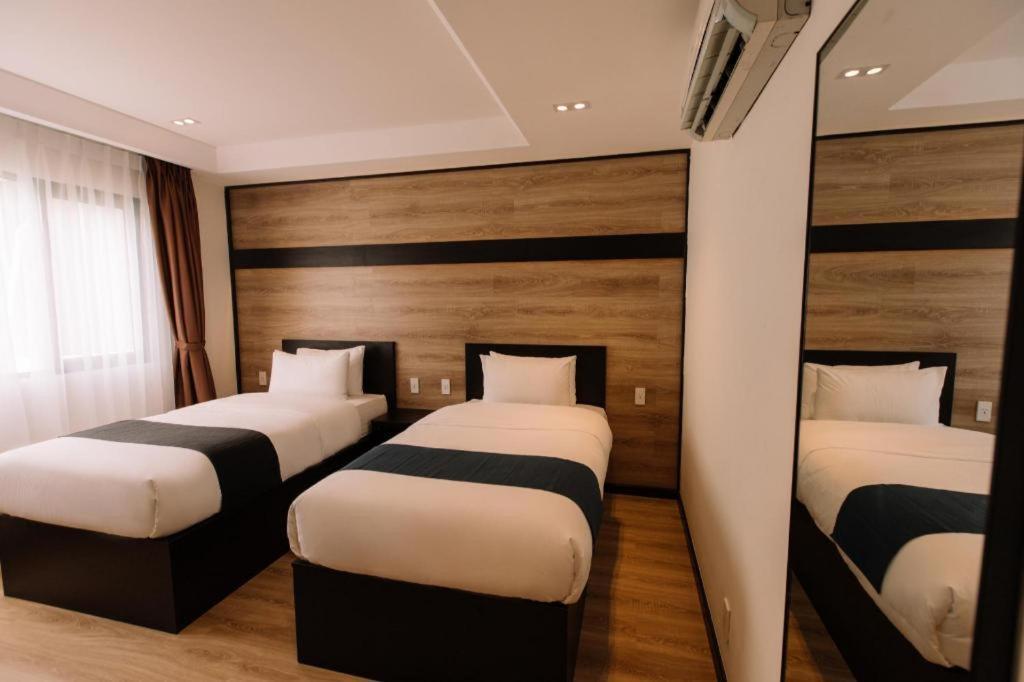 Khách sạn The Chill Suites- Trung Tâm Thành Phố 3*