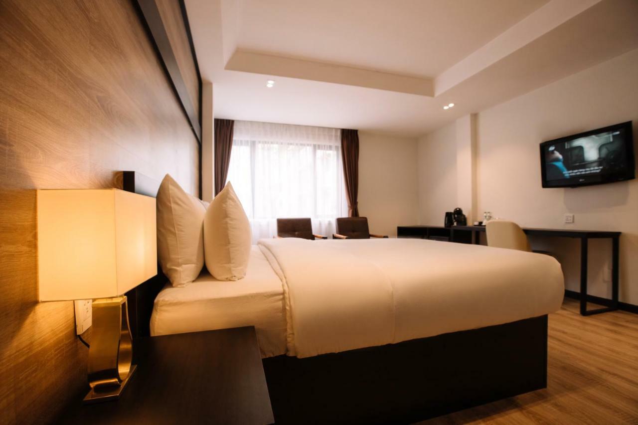 Khách sạn The Chill Suites- Trung Tâm Thành Phố 3*